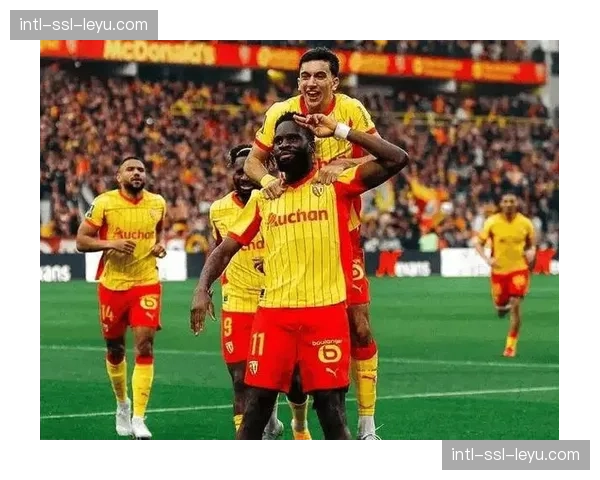 朗斯1-1战平斯特拉斯堡，主队痛失反超尼斯进入欧战区的绝佳机会