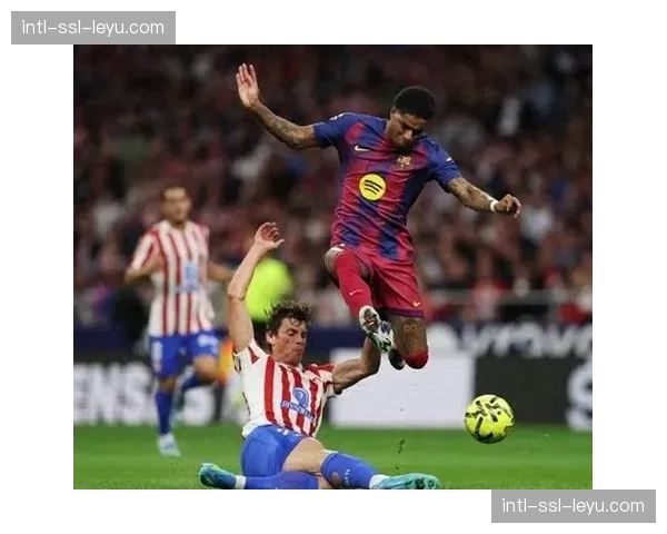 巴萨2-1逆转马竞，拉什福德扳平进球展现快速反击战术价值